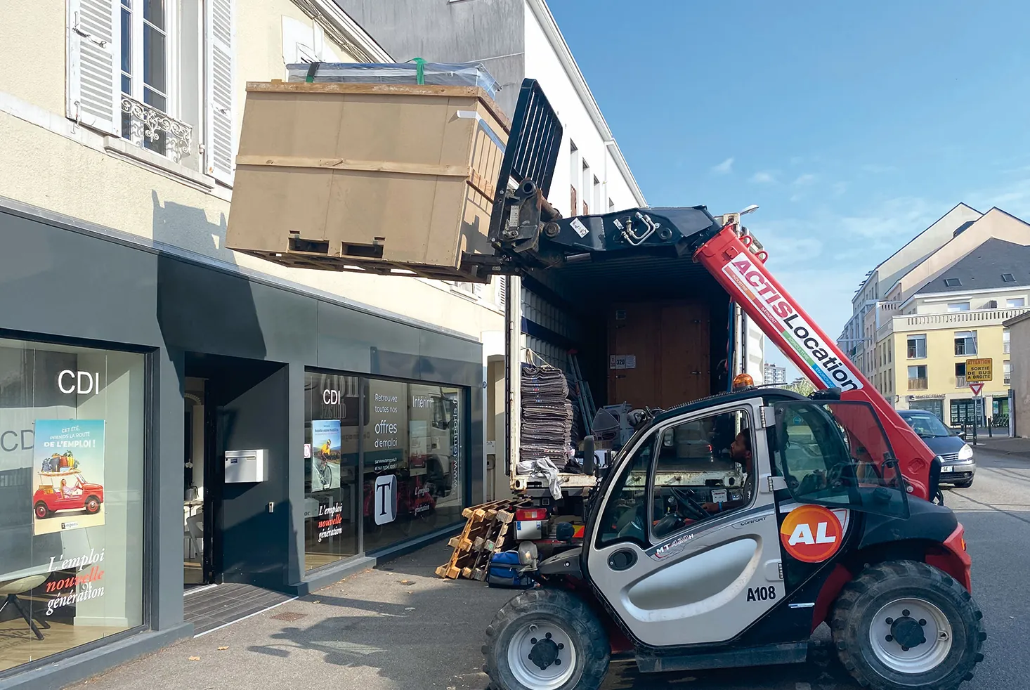 Déménagement d'un piano à la Roche sur Yon avec passage fenêtre avec caisse-bois sur mesure